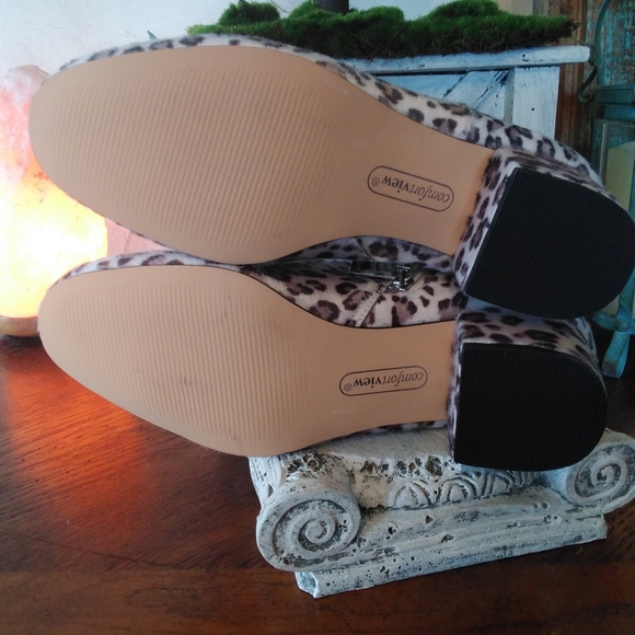 NEW snow leopard booties - Picture 7 of 8